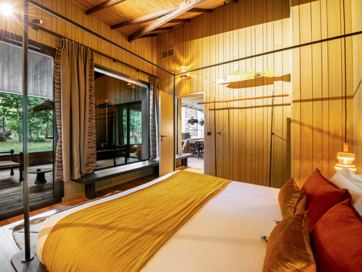 Early Safari - Lodges